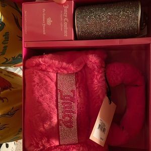 Brand new juicy couture set ! Mini tote